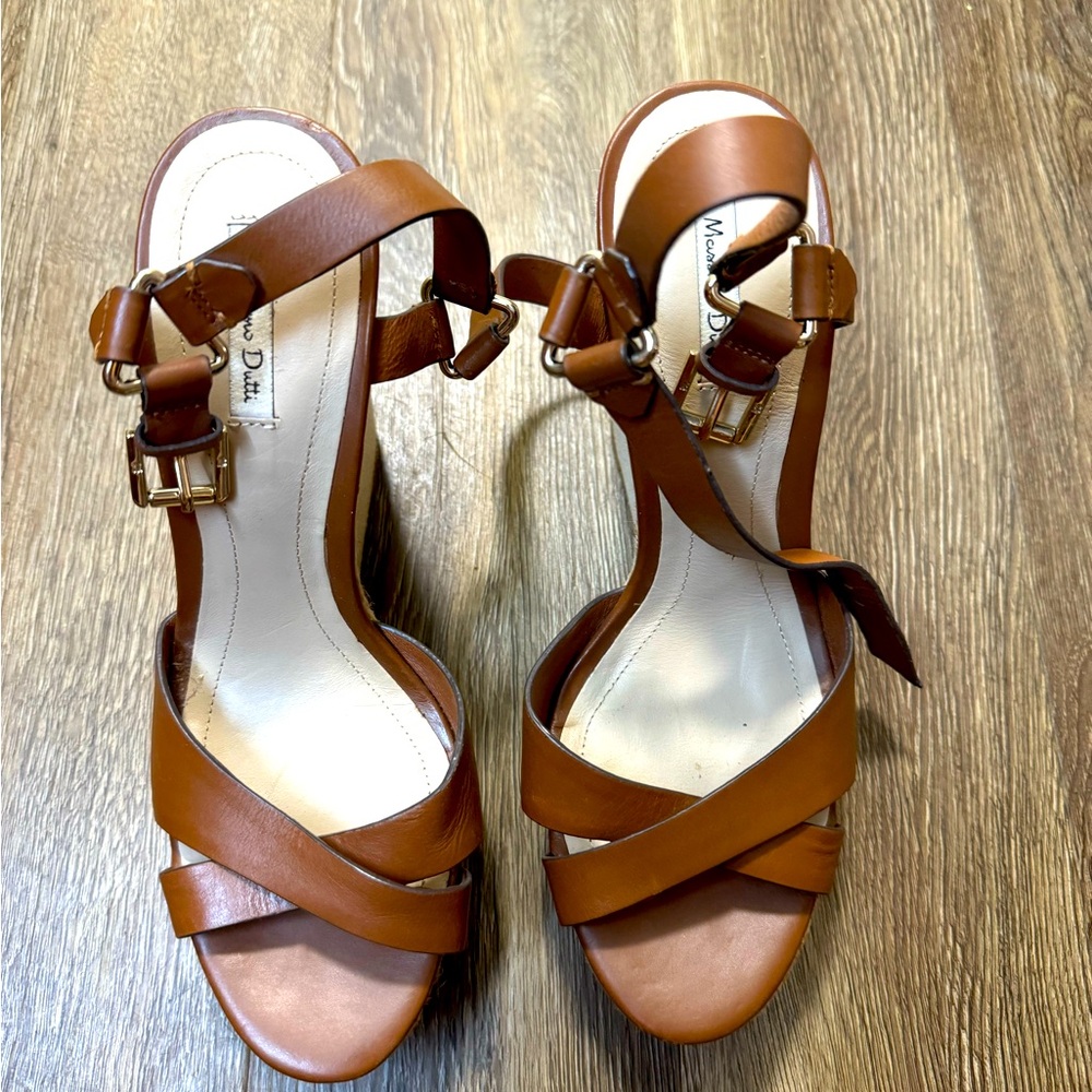 Beautiful Massimo Dutti Wedge Sandals, size 40 European, 9-9,5 US. Leather